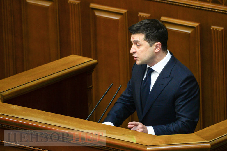 Послання Зеленського, пильний погляд та сміх Разумкова, плакати ЄС і невтішне пророцтво Бурміча: робота Ради 1 грудня 22