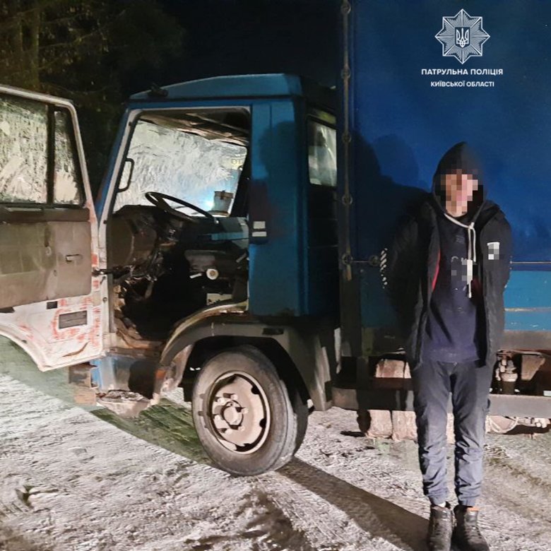 Підліток викрав вантажівку, щоб покатати дівчину на Київщині, - поліція 02