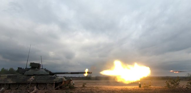 Модернізований зразок танка Т-72 випробовують на Чернігівщині 03