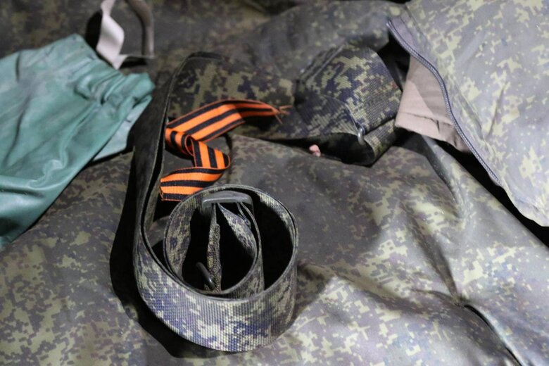 Украинские воины показали остатки российской техники 12