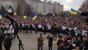 Protesters in Kryvyi Rih demand votes recalculation in mayoral election. PHOTOS