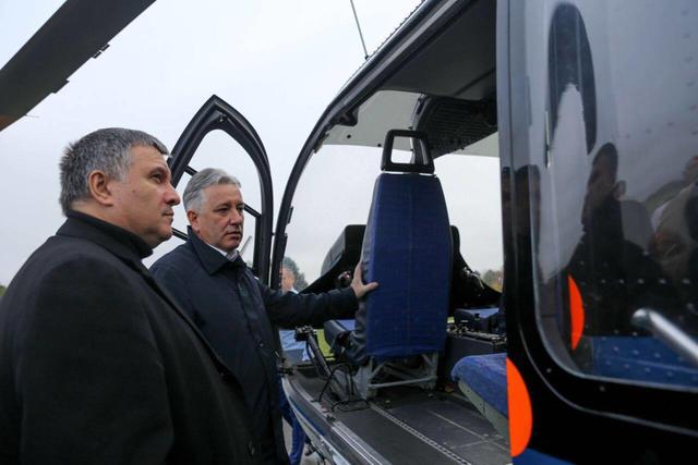 Аваков ознайомився з роботою Центру командування повітряних сил Національної жандармерії Франції 03 Аваков ознайомився з роботою Центру командування повітряних сил Національної жандармерії Франції 03