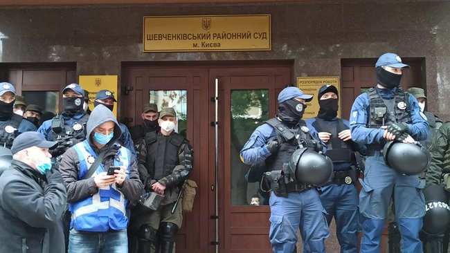 Шевченковский суд продолжил рассмотрение по сути дела Шеремета без допуска корреспондентов 06