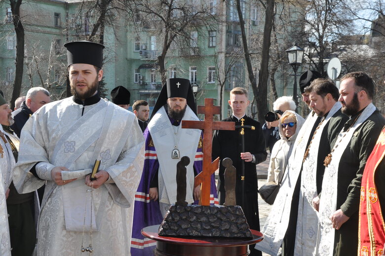 Memory of soldiers who died in war with Russian Federation since 2014 was commemorated in center of Kyiv 19