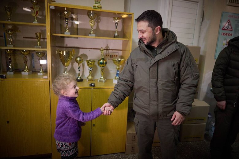 Zelensky visited Vyshhorod damaged by Russian missile shelling 02