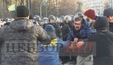 17 people injured in clashes near Ukraine
