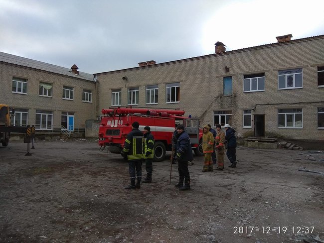 ГСЧС, полиция и военные ликвидируют последствия обстрела Новолуганского наемниками РФ, - Жебривский 02