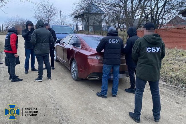 Деятельность группировок, занимавшихся переправкой нелегалов через границу, пресечена в трех областях Украины, - СБУ 07