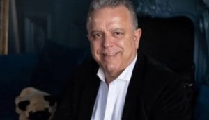 Почетным консулом на Кипре хотят назначить Эллинаса, ранее выдававшего себя за консула, - журналистка