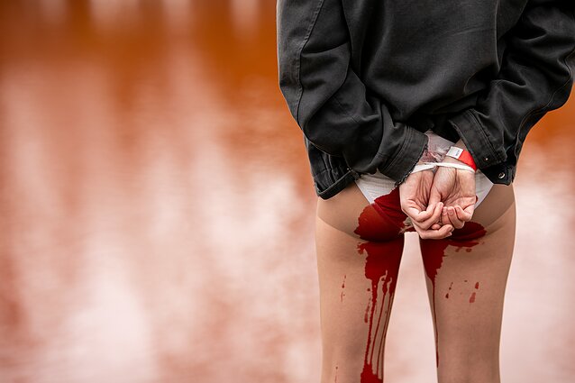 У Вільнюсі біля посольства РФ відбулась акція проти зґвалтувань та знущань російських окупантів в Україні 07