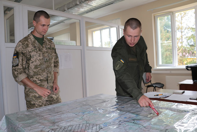 Международные военные учения Rapid Trident-2018: военное командование стран-участниц посетило маневры 03