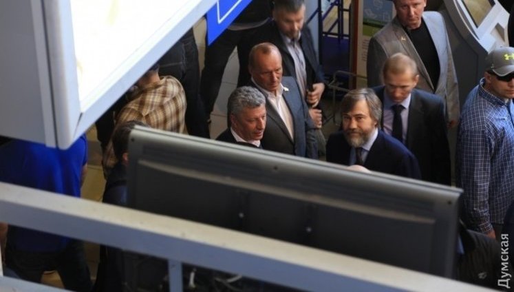 Бойко, Новинский и Бакулин не смогли выйти из аэропорта и улетели из Одессы чартером в Киев