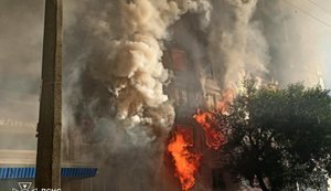 В Краматорске вследствие обстрела горит девятиэтажное здание: огонь охватил 36 квартир. ФОТО
