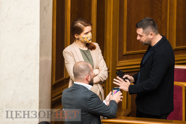 Присяга Аксенова под крики Ганьба!, беседа Власенко и Шуфрича, сообщение Шахову: Сергуня камасутру забрать? Или будешь изучать?, - работа ВР 19 мая 34