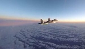 ВПС США показали, як двічі перехоплювали російські винищувачі Су-30 над Балтією. ВIДЕО
