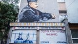 В окупованому Сімферополі під муралом із Путіним намалювали Сенцова й Кольченка. ФОТО