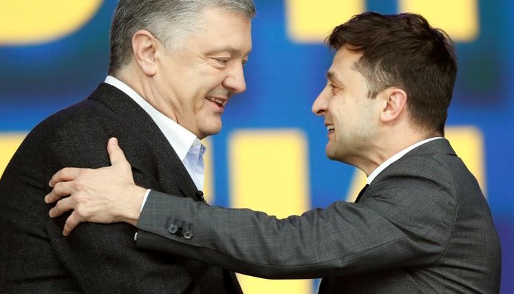 Дебаты смотрели 80% украинцев, более убедительным называют Зеленского, - опрос. ИНФОГРАФИКА