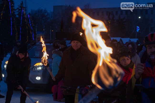 Факельный марш прошел в честь дня рождения Бандеры в Славянске 10 Факельный марш прошел в честь дня рождения Бандеры в Славянске 10
