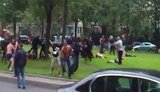Футбольные фаны устроили массовую драку в центре культурной столицы России. + ВИДЕО.