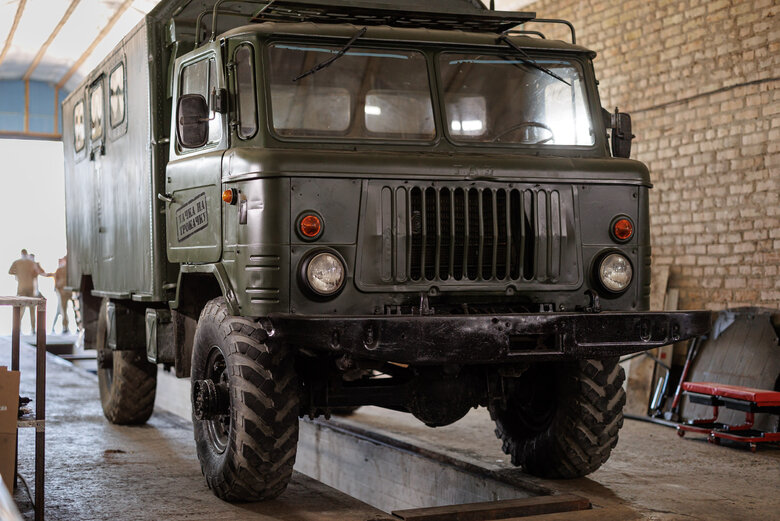 Тачки на ТРОкачку: в Украине запустили проект по ремонту грузовиков для фронта 01 Тачки на ТРОкачку: в Украине запустили проект по ремонту грузовиков для фронта 01