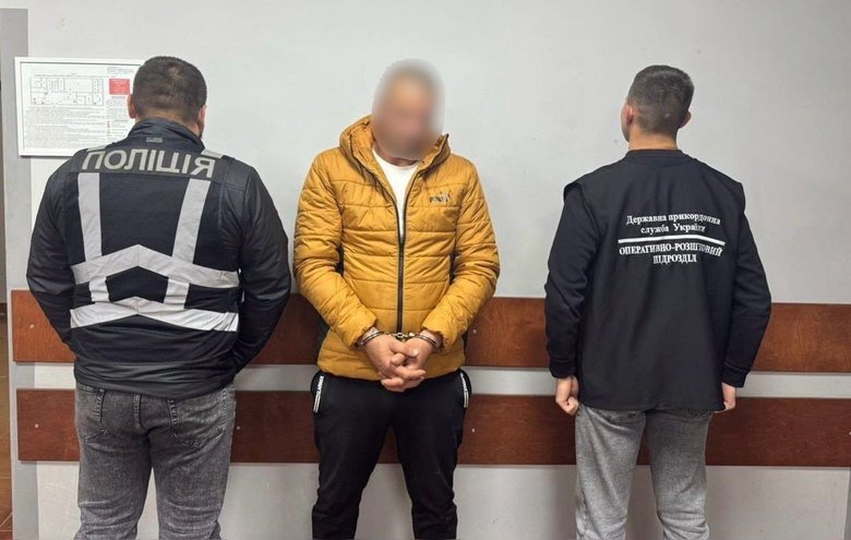 В Закарпатье задержали "плавця" через Тису та його переправника