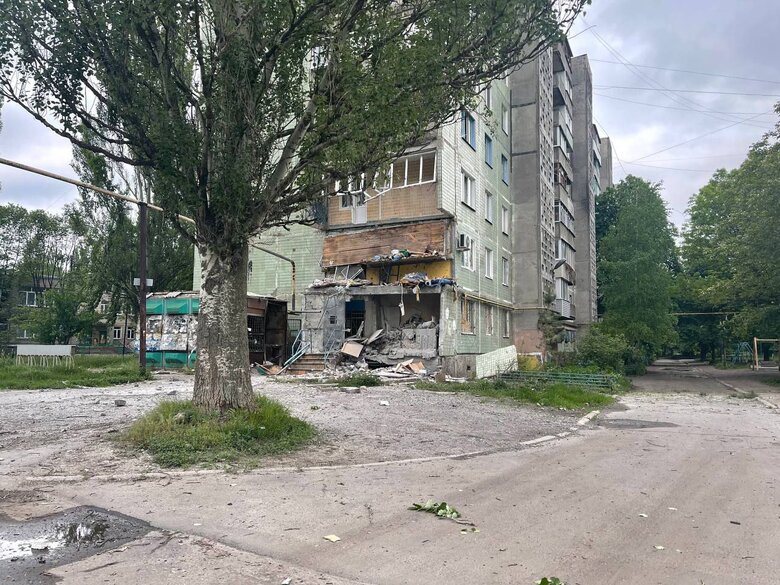 Occupiers fired on Avdiivka all night, in morning racists launched airstrike, and three civilians were wounded 09