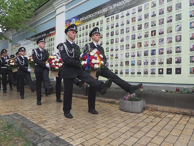 Марш матерів України відбувся у центрі Києва 09