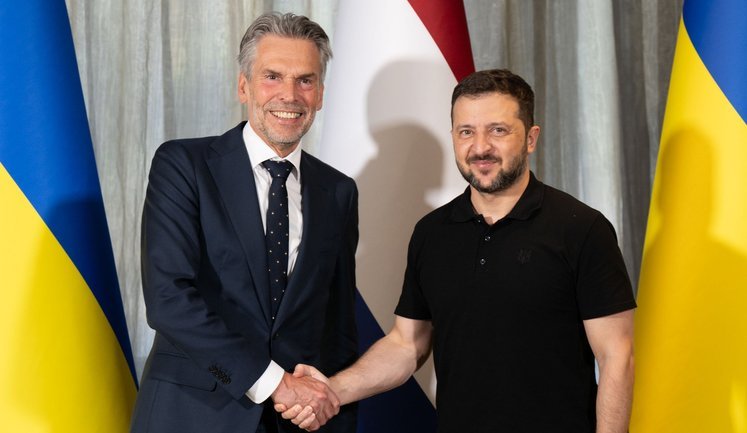 Зеленський і Схооф обговорили дипломатичну ситуацію після зустрічей у Женеві та засідання "Коаліції охочих"
