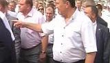 Служба безопасности на Сорочинской ярмарке спасла Януковича от кузнецов. ВИДЕО.