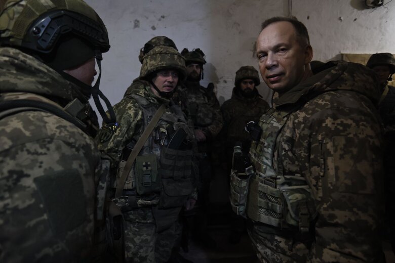 Сырский обсудил с командирами подразделений обстановку на восточном направлении: предоставлены рекомендации по улучшению оперативной ситуации 04