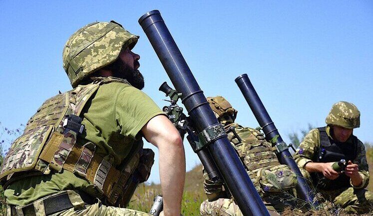 МО готовит реформу доплат для военных и введение сроков службы, - Свириденко