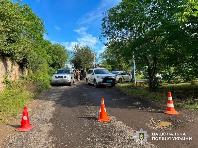 Затримання озброєного чоловіка в Ужгороді
