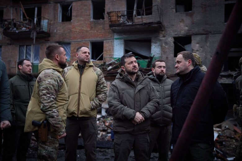 Ліквідація наслідків влучання ракети у житловий будинок у Вишгороді: комісії обстежують руйнування та фіксують потреби 01 Ліквідація наслідків влучання ракети у житловий будинок у Вишгороді: комісії обстежують руйнування та фіксують потреби 01