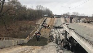 General cleaning started on Kyiv-Chernihiv highway, temporary passages are being built near destroyed bridges. VIDEO&PHOTOS