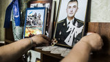 "Коли вороги сказали Жені здаватися, він вигукнув: "Русские не сдаются - Слава Украине!" - і витягнув чеку з гранати". Спогади матері Героя України Євгена Лоскота