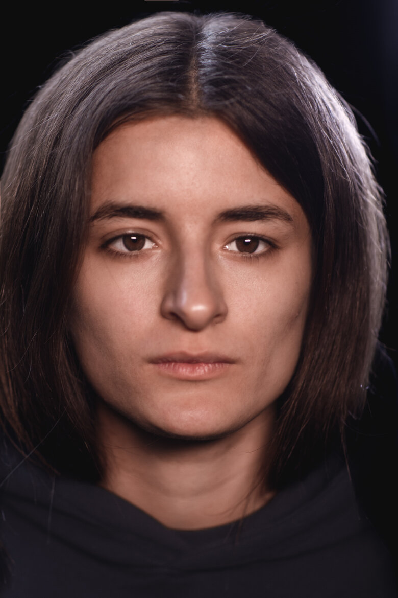 Діма, яка війна?! Тобі вісімнадцять! - Я піду! Я мушу там бути. Розмова із сім’єю Да Вінчі 17