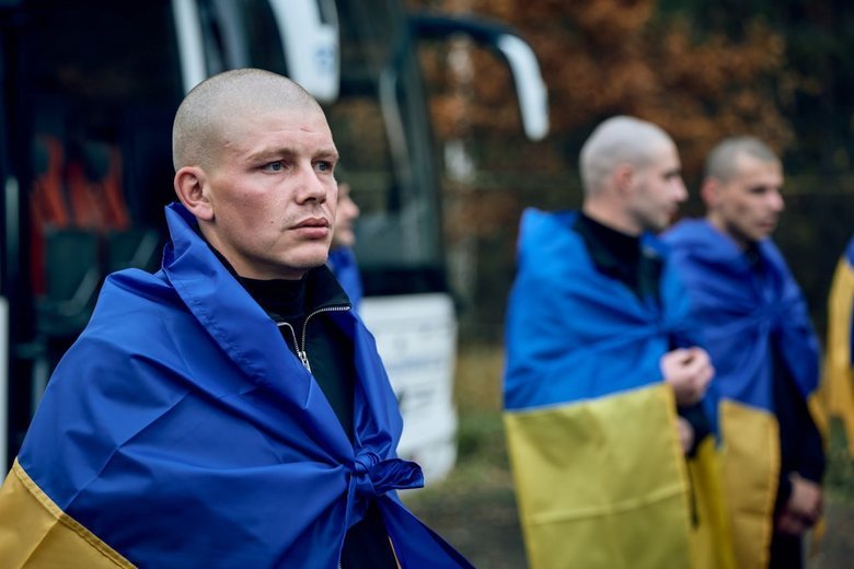 Ukraine brings home 270 defenders in prisoner exchange with Russia
