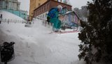 Чудеса снегопада: На Андреевском спуске киевляне открыли шикарную горнолыжную трассу. ФОТОрепортаж+ВИДЕО