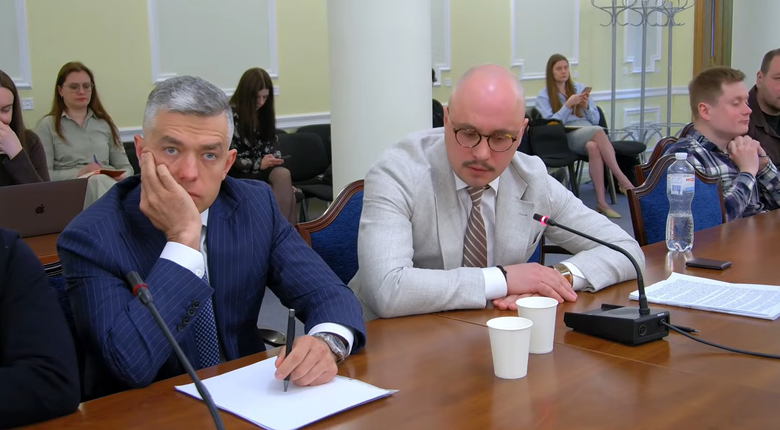 гладищенко,дмитро,микола,олійник
