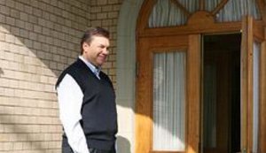 Янукович собирает заседание своих теневых министров