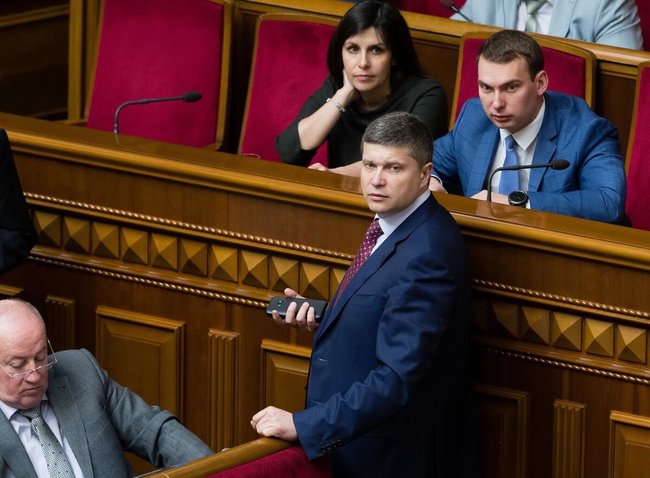 Чому депутати хочуть визнати незаконною приватизацію Укррудпрому олігархами 05