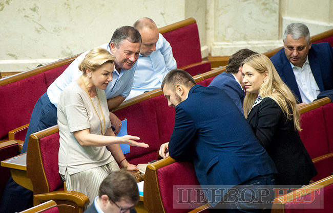 Эмоциональное совещание БПП, объятия Биловола и Безбаха и спор Таруты о богатых и бедных странах, - рабочий день в Раде 12 июля 10