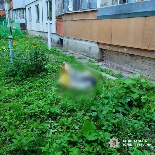 У Харкові дитина випала з вікна і розбилася