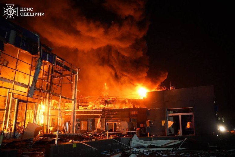 Massive Russian strikes on port and railway infrastructure in Ukraine