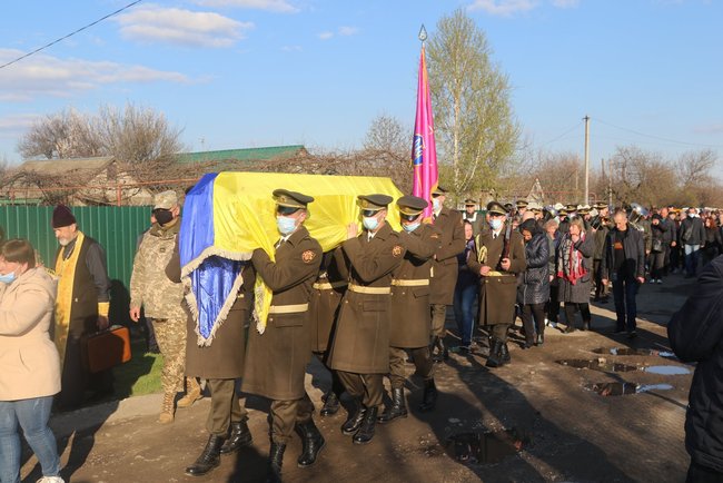 С погибшим в зоне ООС воином 58-й ОМПБр Иваном Ковалёвским простились на Днепропетровщине 04