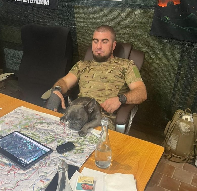 Манько з картами