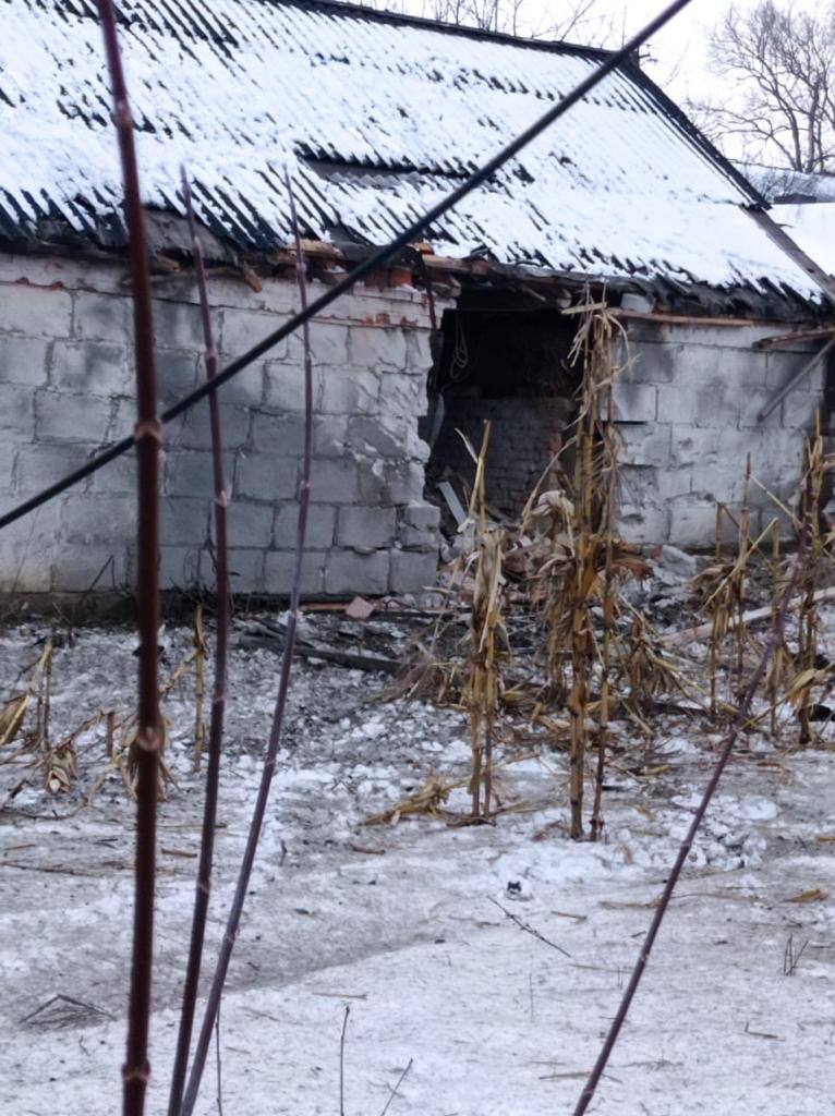 Последствия вчерашних обстрелов села Искрисковщина Сумской области 04