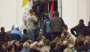 Пророссийские сепаратисты захватили Луганскую облгосадминистрацию. ФОТО+ВИДЕО