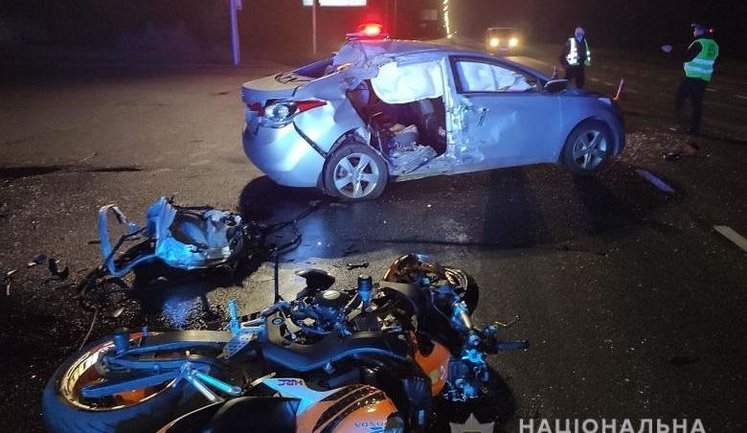 Унаслідок зіткнення автомобіля і мотоцикла загинув чоловік на Столичному шосе, - Нацполіція. ФОТОрепортаж