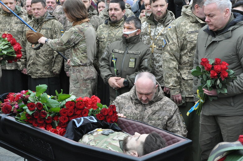З Героєм України Дмитром Коцюбайлом (Да Вінчі) попрощалися в Києві 36